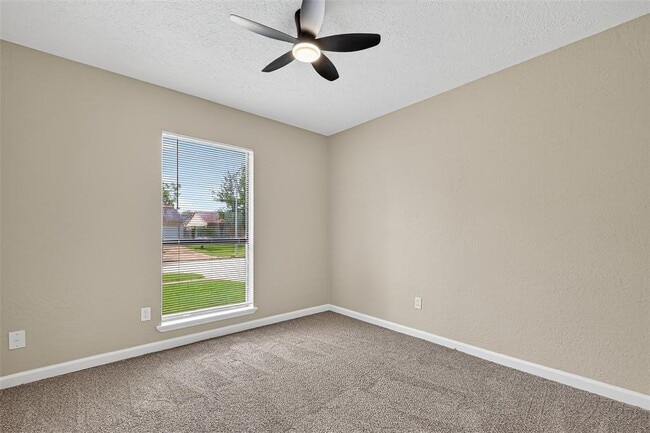 Building Photo - 17518 Autumn Hills Dr