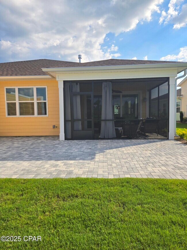 Building Photo - 8914 Parrot Pl
