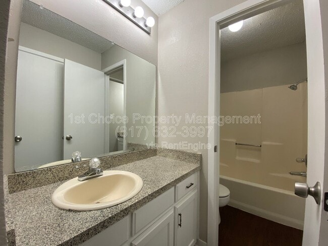 Building Photo - 1118 Landsdale Ln