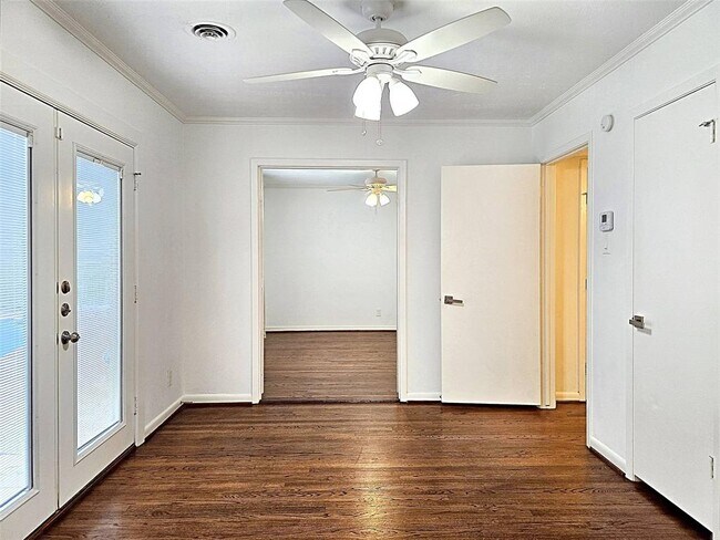 Building Photo - 4414 Gardendale Dr