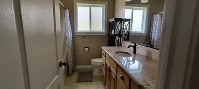 Building Photo - 1250 S Pinewood Dr