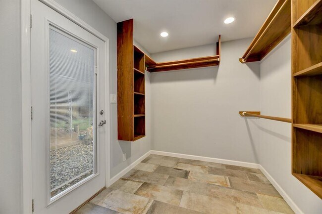 Building Photo - 2507 Coatbridge Dr