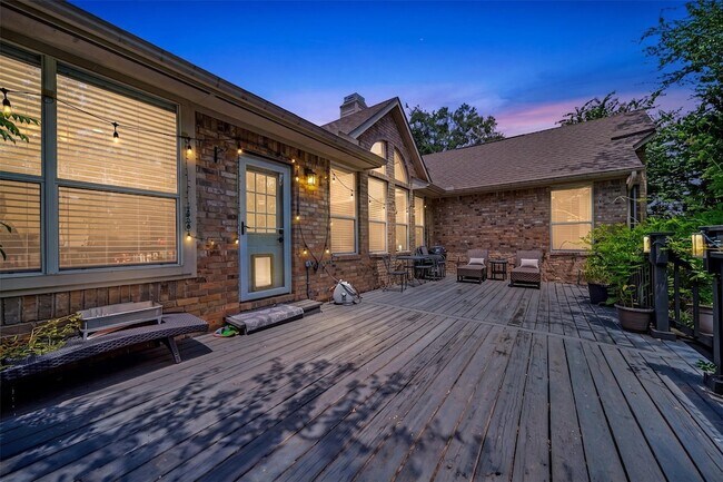 Building Photo - 1209 Horseback Hollow
