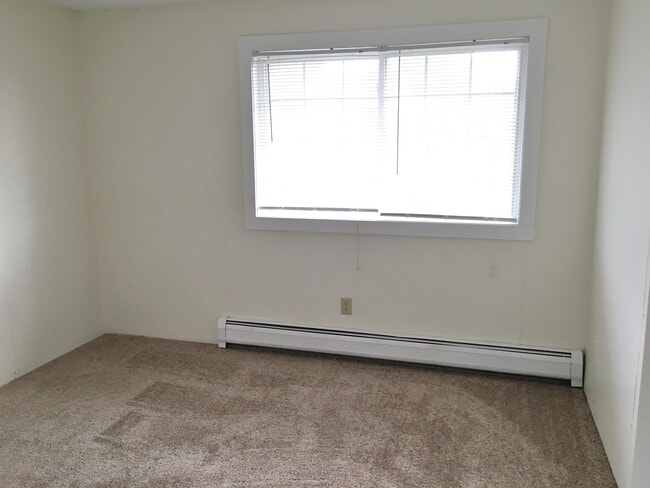 Building Photo - 3861 Brown Ave