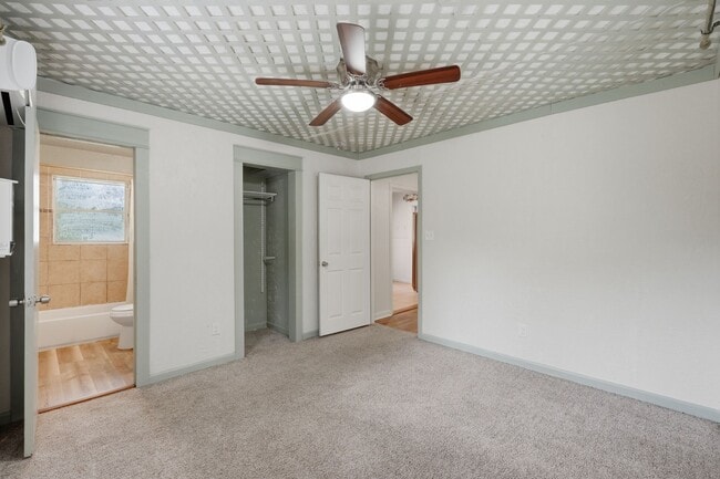 Building Photo - 11757 Calvary Rd