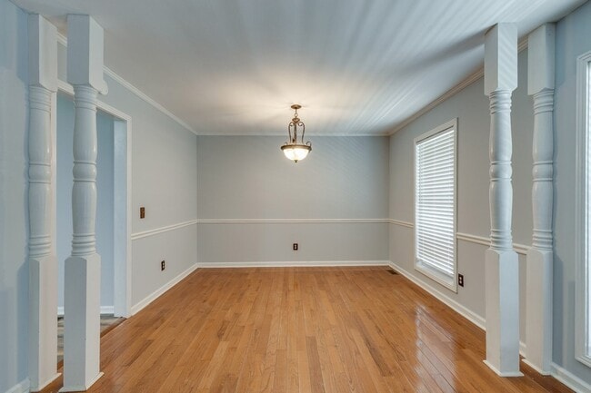 Building Photo - 1316 Rivermont Dr