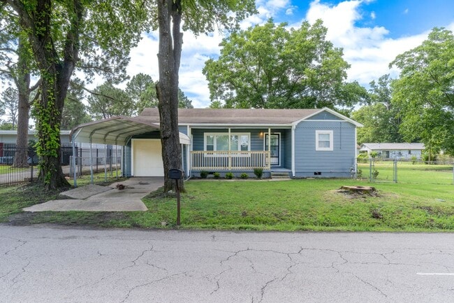 Primary Photo - Beautiful 2 Bed / 1 Bath Home in Fort Smith
