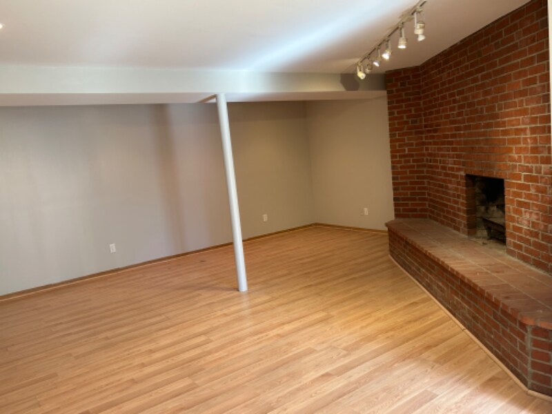 Building Photo - 5819 Black Hawk Dr