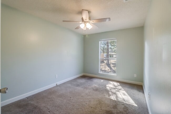 Building Photo - 9524 Pointe Aux Chenes Rd