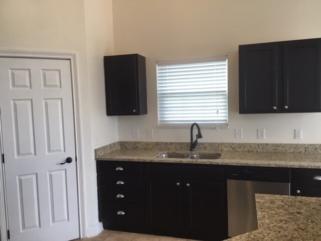 Building Photo - 1130 Mastell Dr