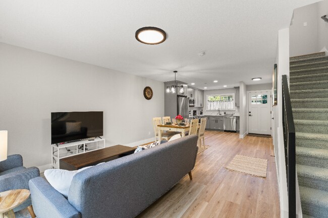 Building Photo - 5630 NE Everett St