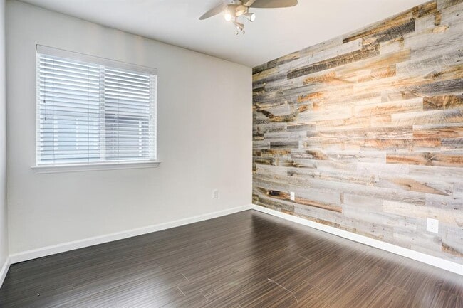 Building Photo - 14608 Walt Whitman Trail