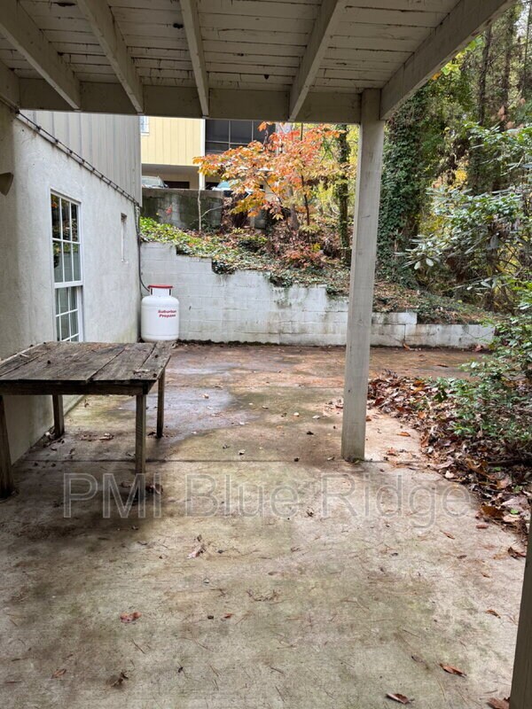 Building Photo - 25 Leisure Mountain Rd