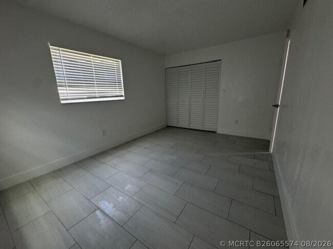 Building Photo - 3810 SW 60th Ave