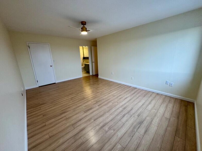 Main bedroom - 1004 Paradise Rd