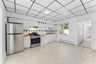 Building Photo - 212 Princeton St