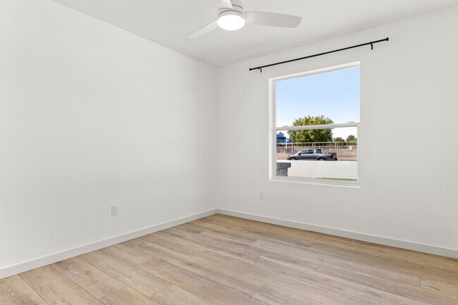 Building Photo - 6021 E Acoma Dr