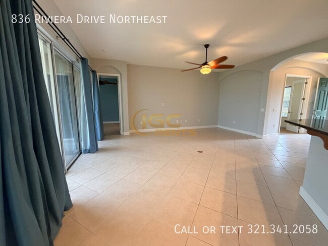 Building Photo - 836 Riviera Dr NE