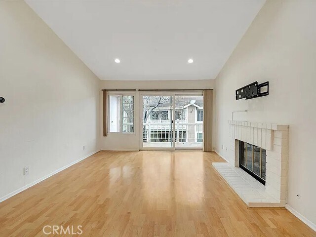 Building Photo - 3867 Thorncroft Ln