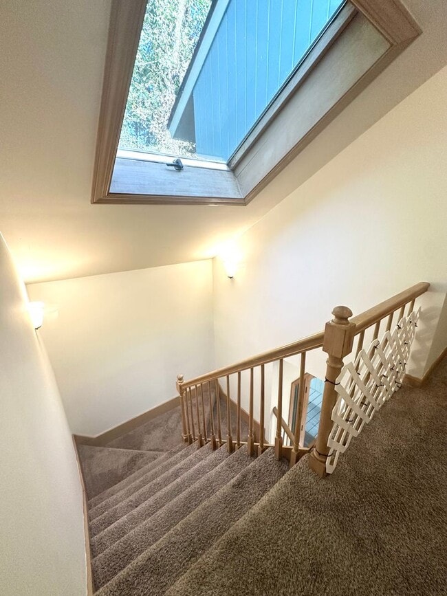 Building Photo - White Oak Common 3BR 2 1/2BA