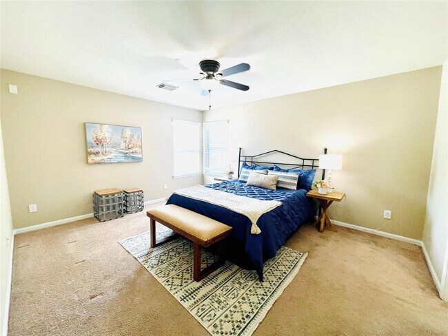 Building Photo - 6330 Applewood Forest Dr