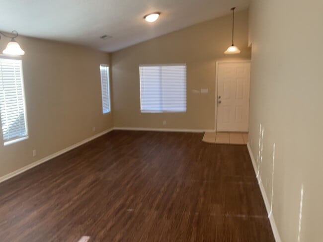 Building Photo - 1312 Penasco Rd NE