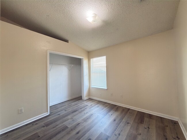 Building Photo - 15743 Ridgegate Rd