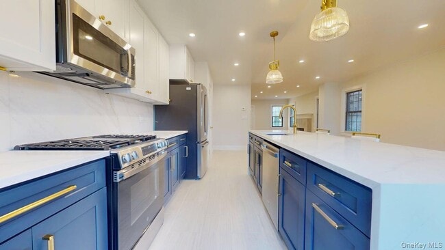 Building Photo - 88-37 62nd Dr