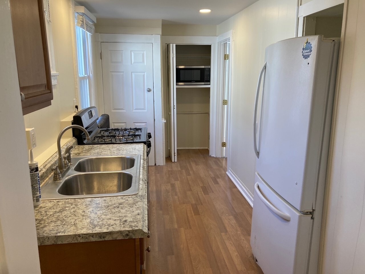 Building Photo - 64 Gray St