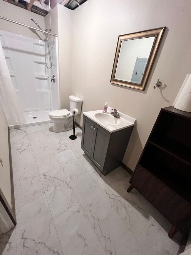 Building Photo - Large 3 bedroom available soon!