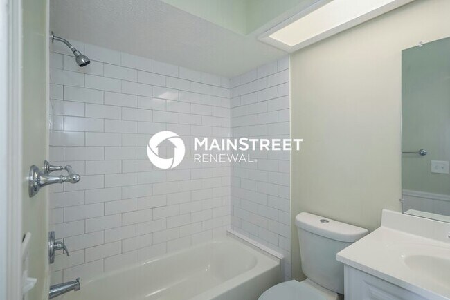 Building Photo - 3 Bedroom Pet-Friendly Home in JACKSONVILLE, FL with Main Street Renewal