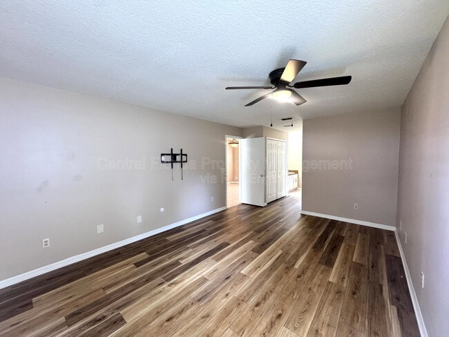 Building Photo - 5130 Sun Palm Dr