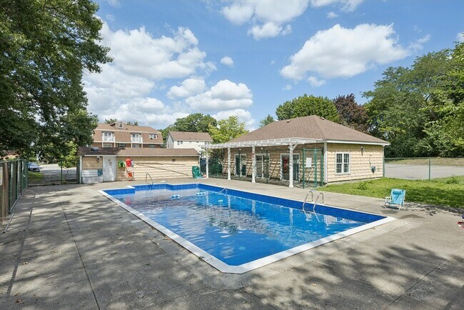 Building Photo - 244 Mt Vernon St