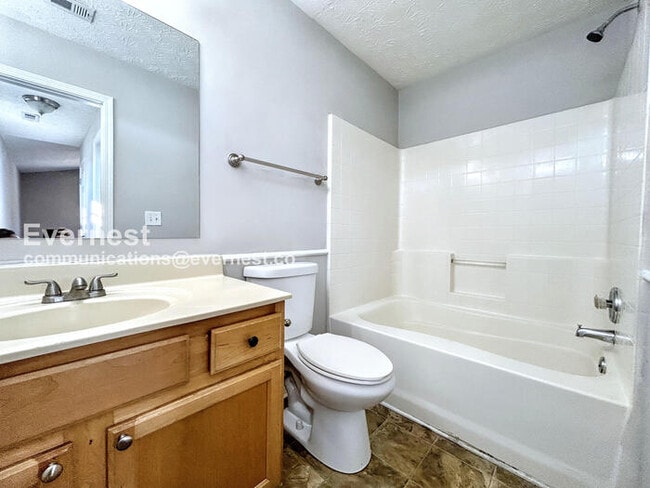 Building Photo - 113 Oak Grove Pl