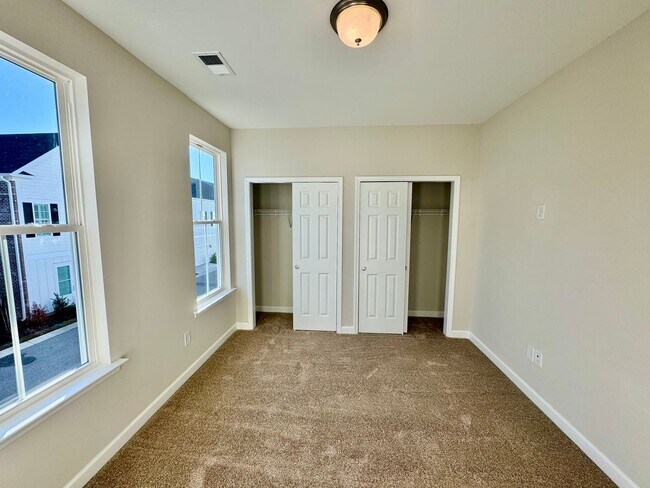 Building Photo - Discover Coastal Living at Its Finest in Marketview, Market Common – Now Leasing!