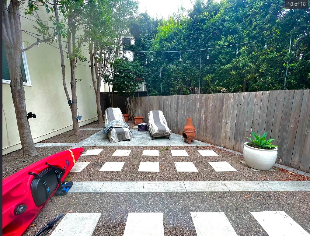 Building Photo - 1322 2nd St