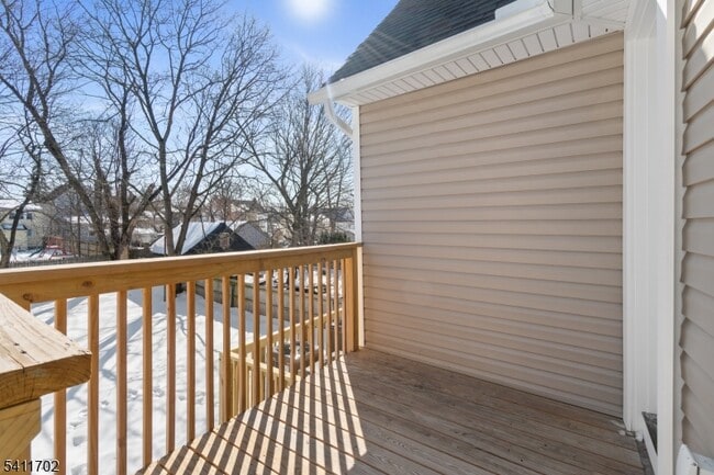 Building Photo - 826 George St