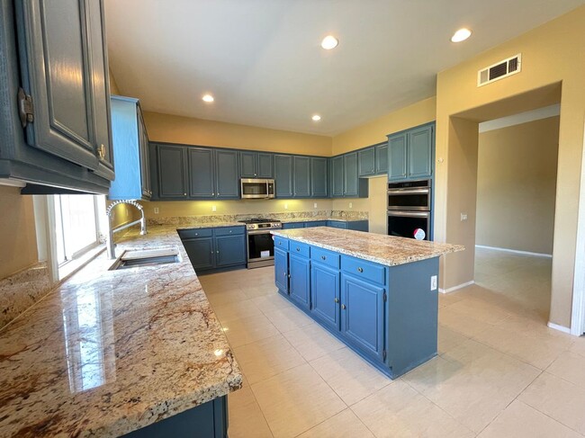 Building Photo - 8348 Barnwood Ln
