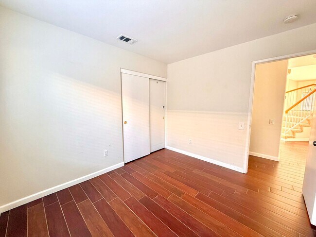 Building Photo - Two Story Four Bedroom home for lease in Jurupa Valley $3,395