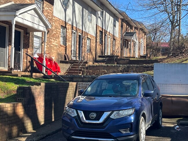 Building Photo - Skyview Townhomes
