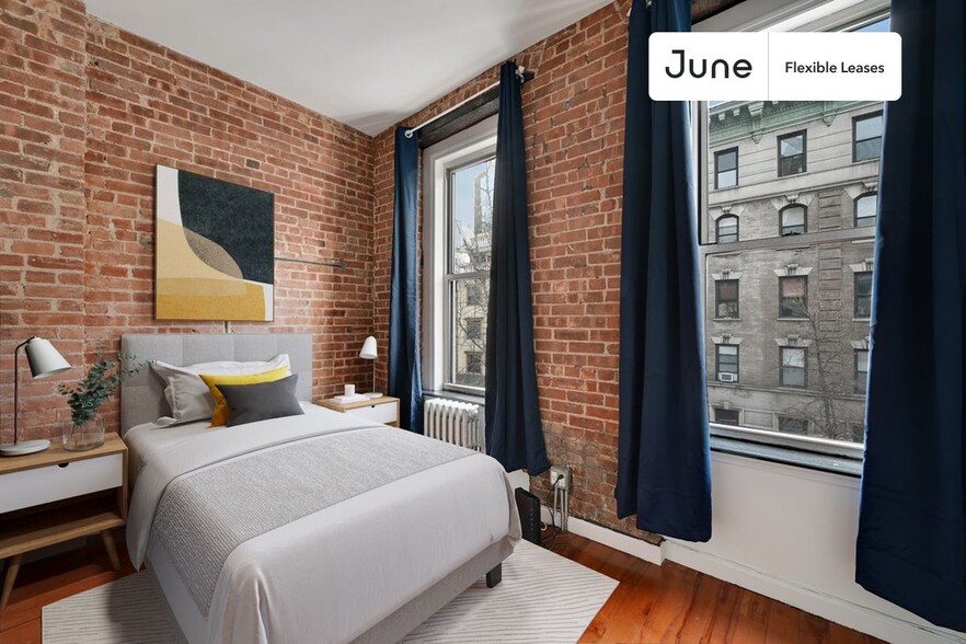 Building Photo - 351 W 46th St