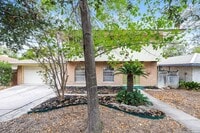 Building Photo - 3647 Pinebluff Dr