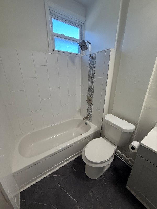 Building Photo - 1342 W 69th St