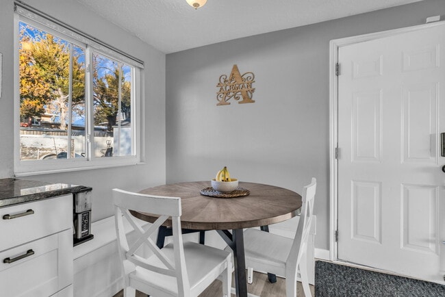 Building Photo - 1992 Afton Cir