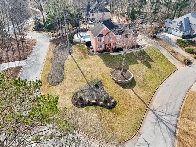Building Photo - 1600 Spring Arbor Ct