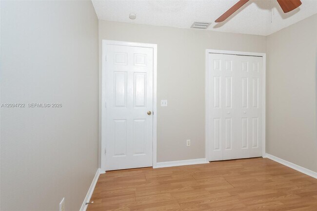 Building Photo - 506 NW Ferris Dr