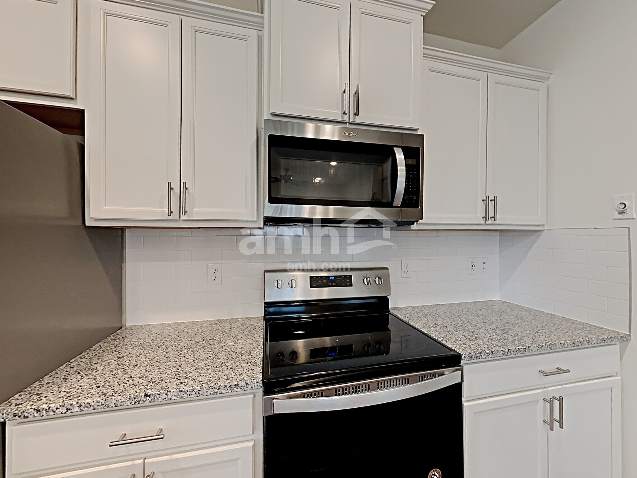 Building Photo - 23379 SE Dogwood St