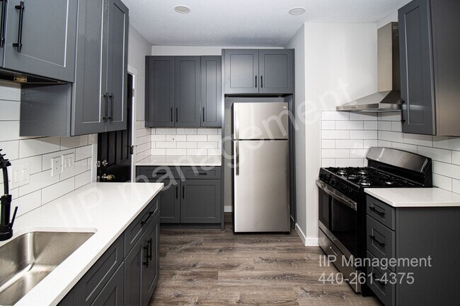 Building Photo - Beautiful 3-Bedroom Home in Cleveland Heig...