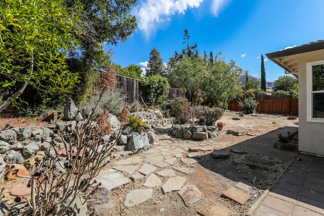 Building Photo - 5577 Ohio Ct