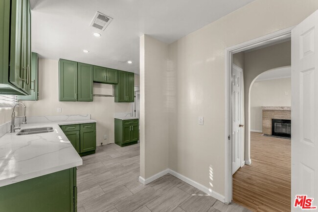 Building Photo - 8905 S Wilton Pl